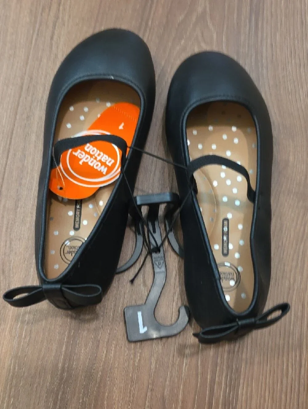 Girl's Wonder Nation Black Mary Jane Flats with Bow Accent. Size 1